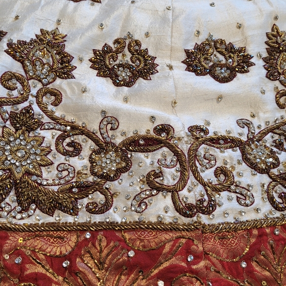 Silk Lengha Size 8. - Picture 11 of 16